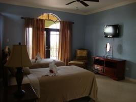 10 Bedroom Guesthouse - Montego Bay Cinnamon Hill Bagian luar foto